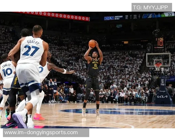 巴特勒表现抢眼10投6中斩获15分6篮板6助攻正负值高达20 巴特勒表现抢眼10投6中斩获15分6篮板6助攻正负值高达20